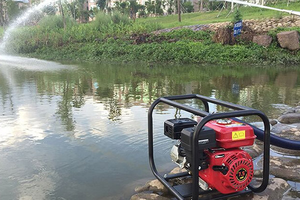 Bomba de agua a gasolina para obras de construcción